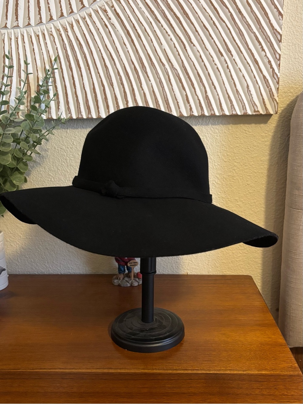 Women's Black Wool Hat - Unbranded